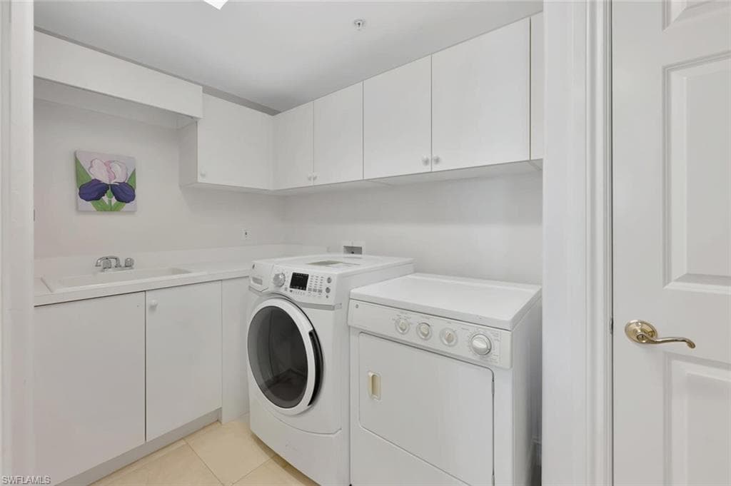 2738 Tiburon Blvd E B-303, Naples, FL 34109-22