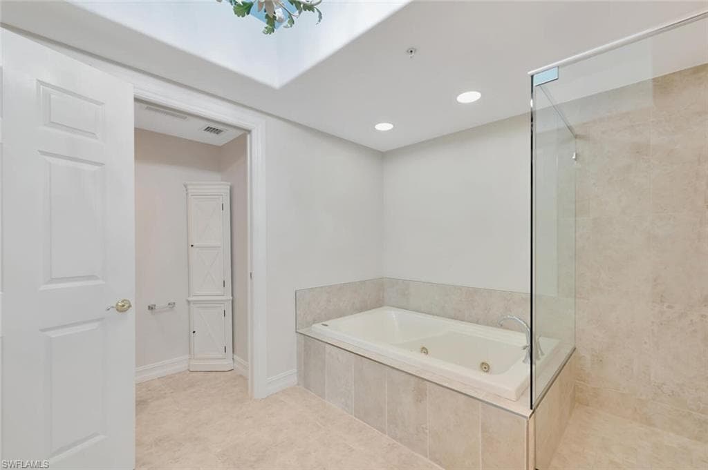 2738 Tiburon Blvd E B-303, Naples, FL 34109-26
