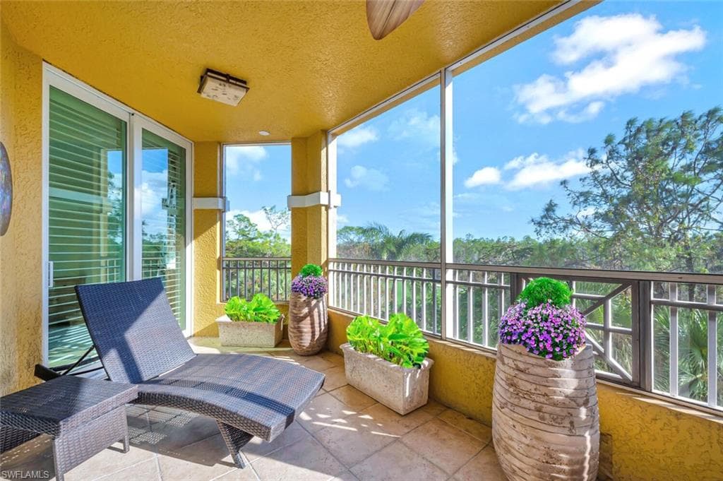 2738 Tiburon Blvd E B-303, Naples, FL 34109-28