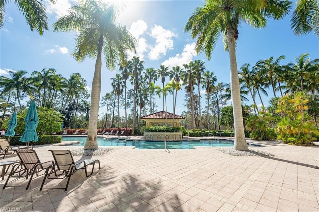 2738 Tiburon Blvd E B-303, Naples, FL 34109-33