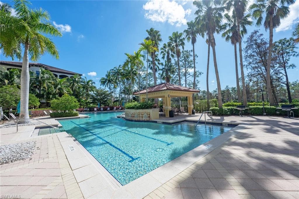 2738 Tiburon Blvd E B-303, Naples, FL 34109-34