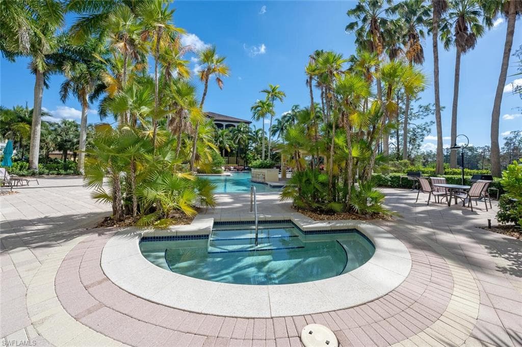 2738 Tiburon Blvd E B-303, Naples, FL 34109-35