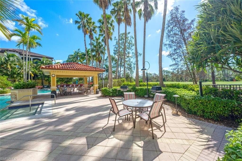 2738 Tiburon Blvd E B-303, Naples, FL 34109-36