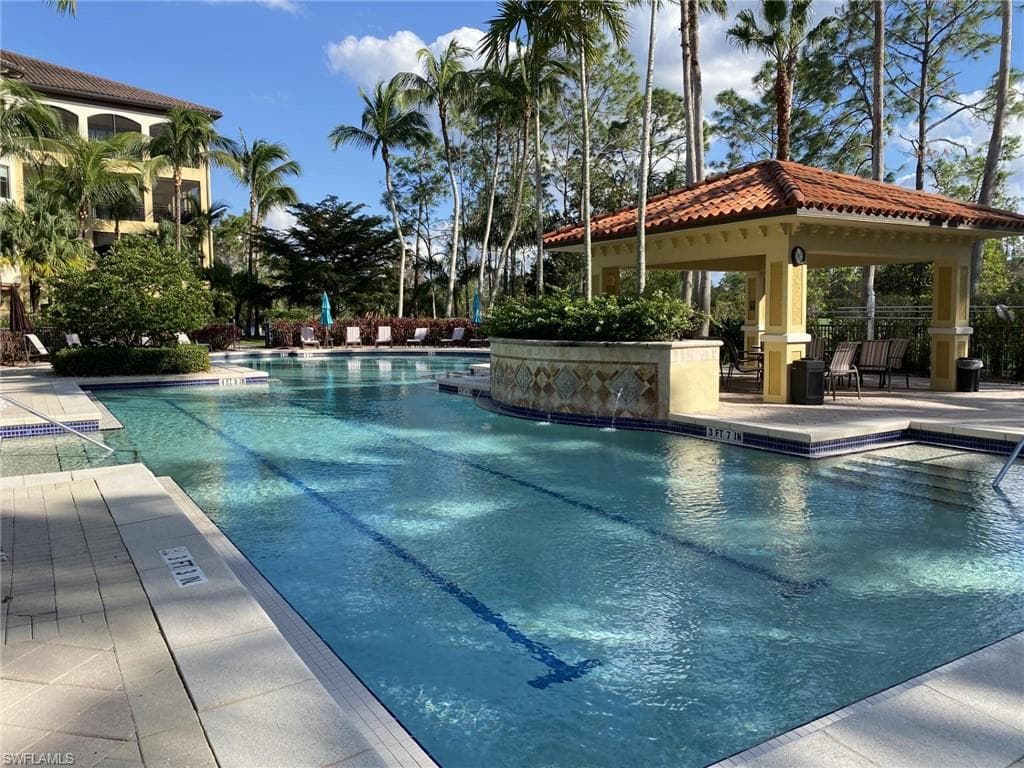 2738 Tiburon Blvd E B-303, Naples, FL 34109-37
