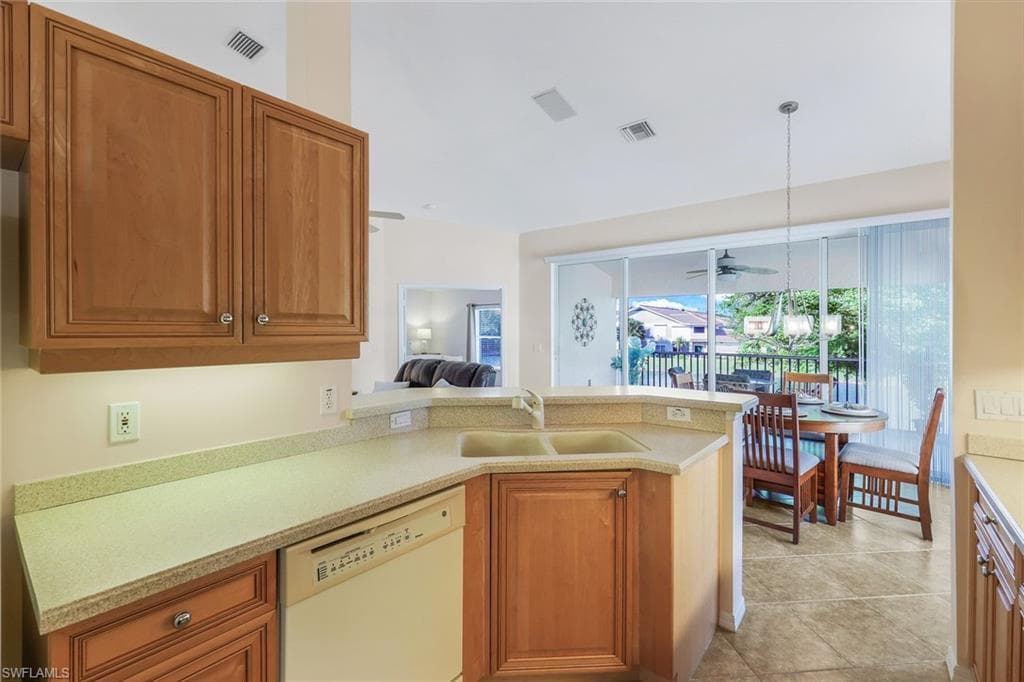 5645 Northboro Dr 202, Naples, FL 34110-12