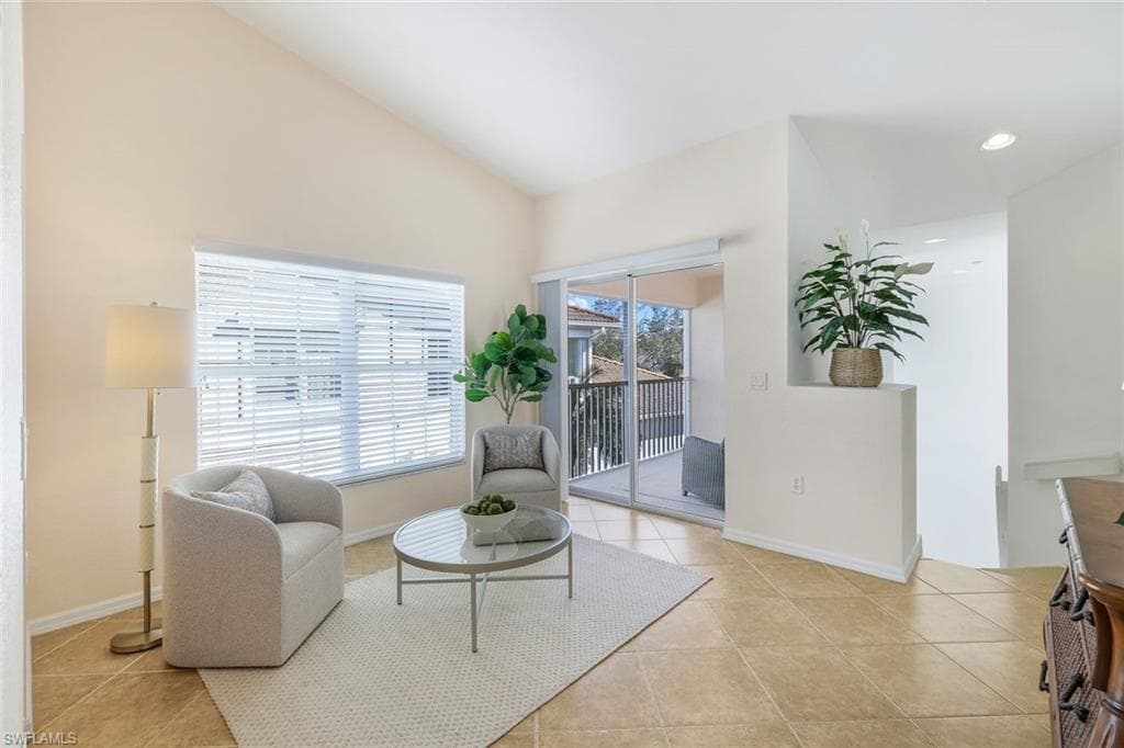 5645 Northboro Dr 202, Naples, FL 34110-13