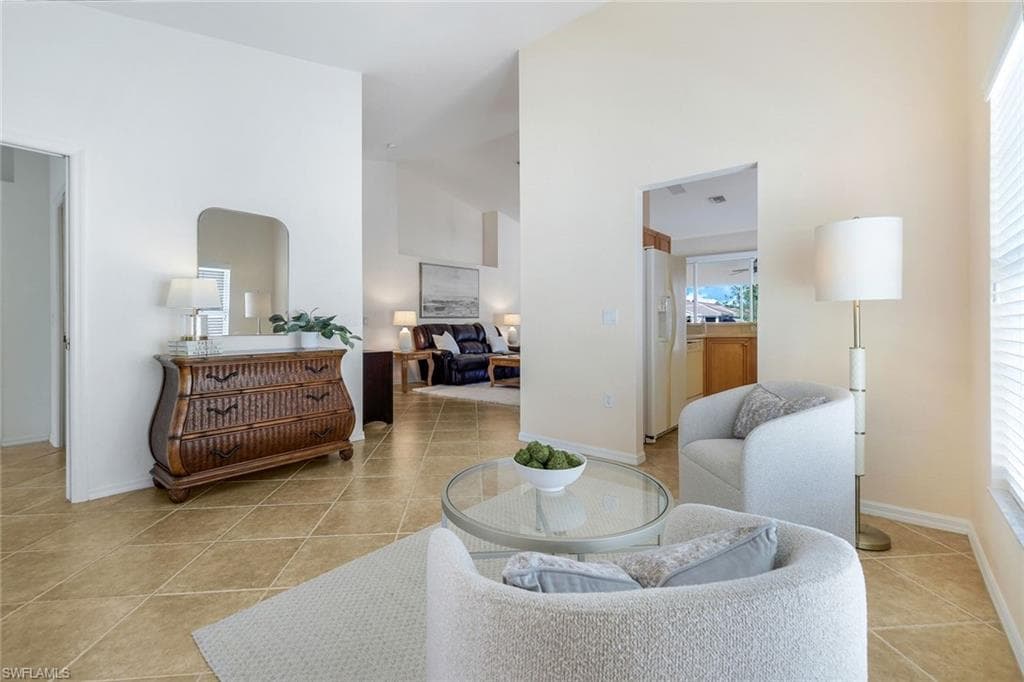 5645 Northboro Dr 202, Naples, FL 34110-14
