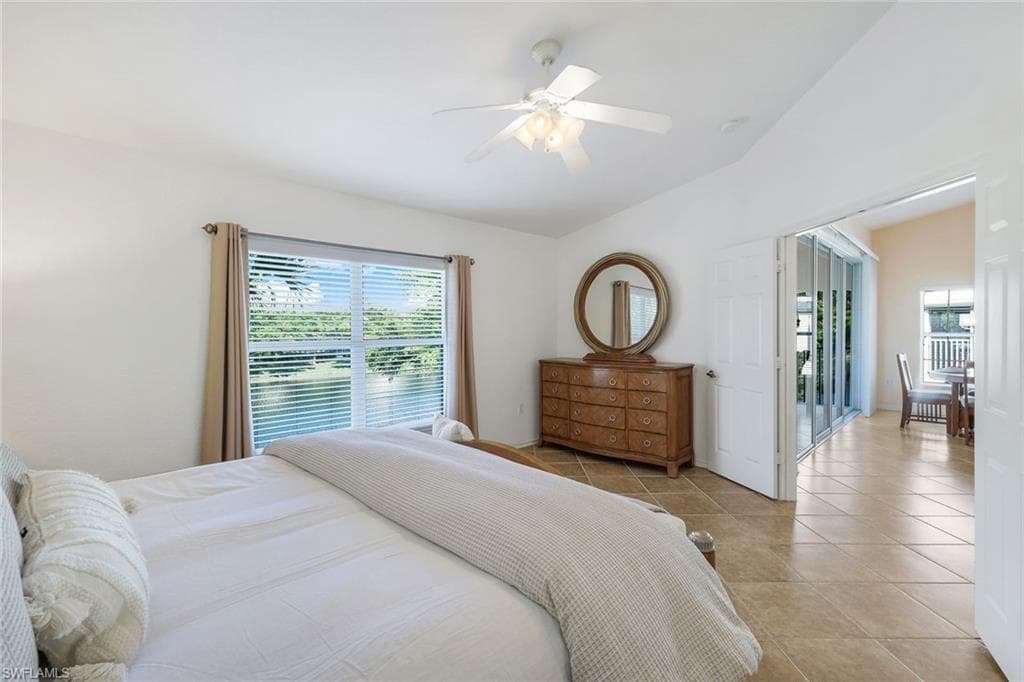 5645 Northboro Dr 202, Naples, FL 34110-18