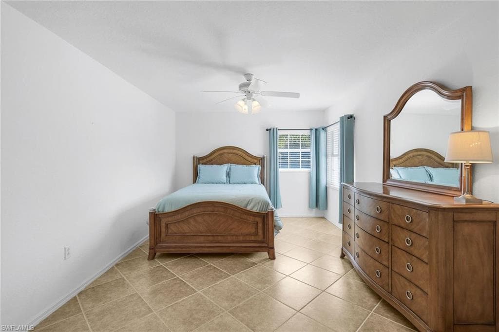 5645 Northboro Dr 202, Naples, FL 34110-23