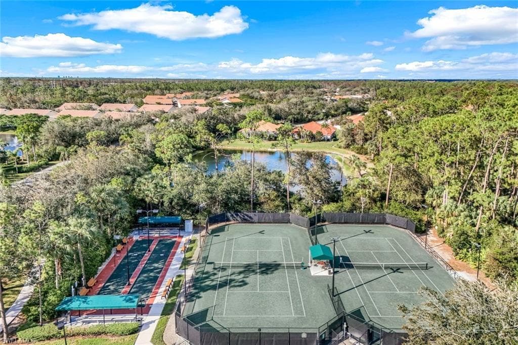 5645 Northboro Dr 202, Naples, FL 34110-37