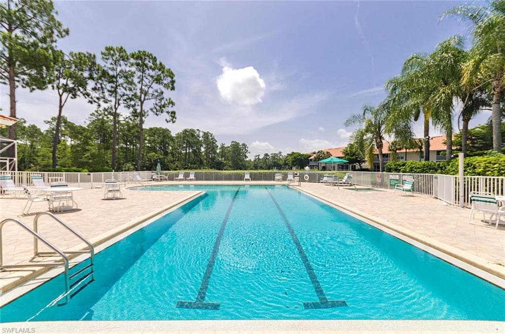 5645 Northboro Dr 202, Naples, FL 34110-41