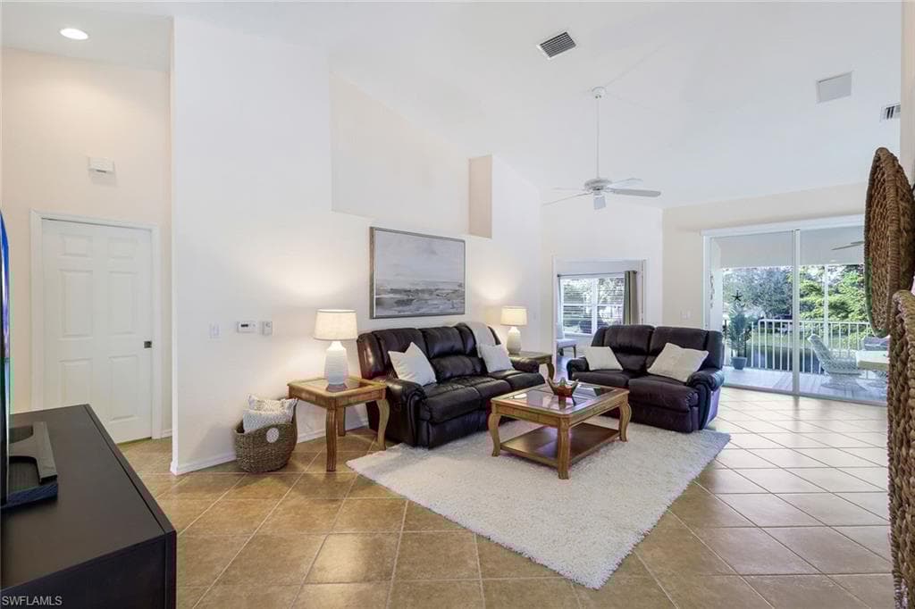 5645 Northboro Dr 202, Naples, FL 34110-5
