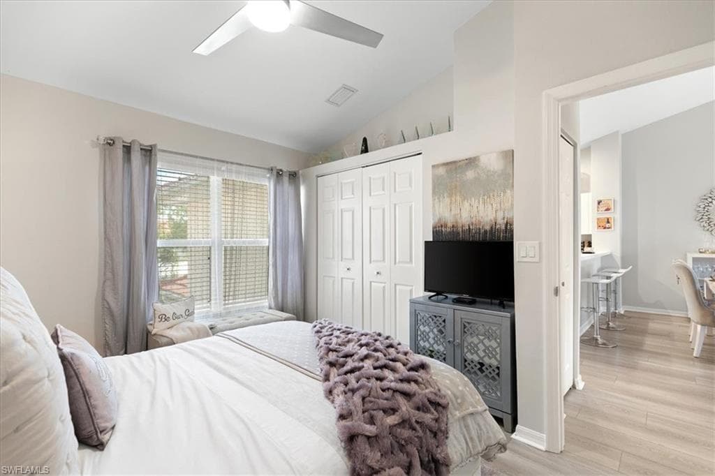 5045 Cedar Springs Dr 203, Naples, FL 34110-21