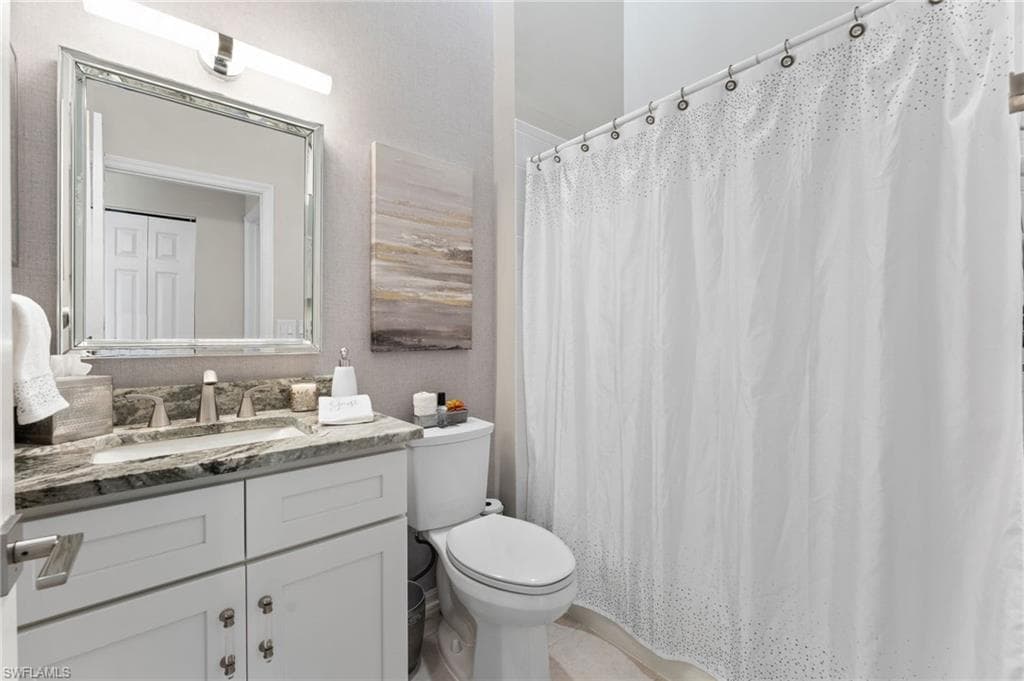 5045 Cedar Springs Dr 203, Naples, FL 34110-22