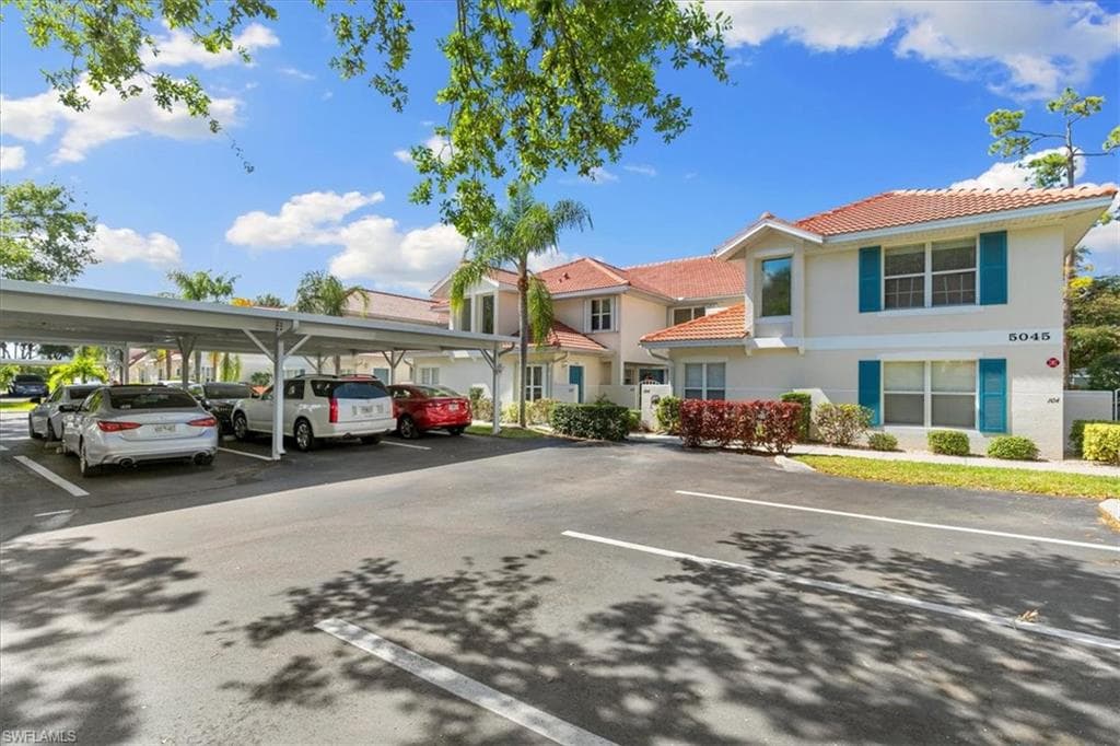 5045 Cedar Springs Dr 203, Naples, FL 34110-3