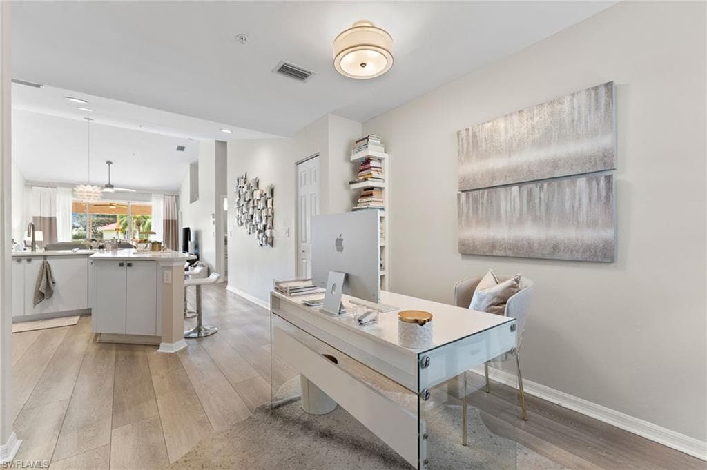 5045 Cedar Springs Dr 203, Naples, FL 34110-7