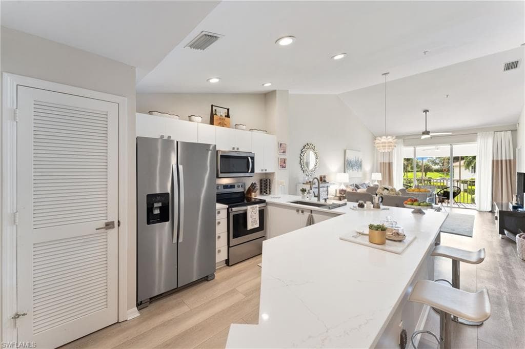 5045 Cedar Springs Dr 203, Naples, FL 34110-8
