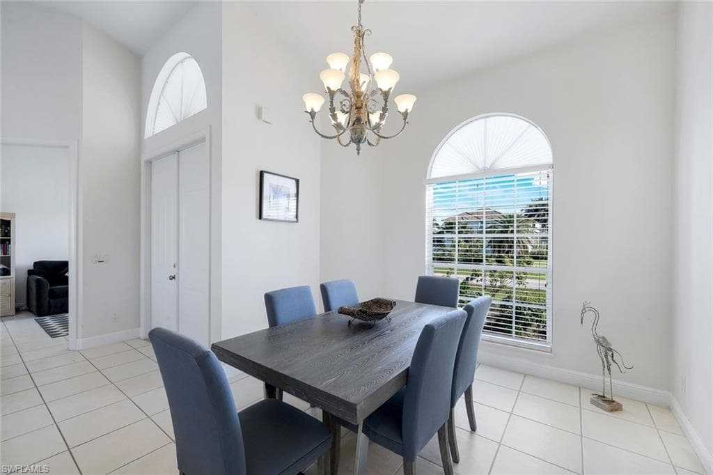 541 Hernando Dr, Marco Island, FL 34145-14