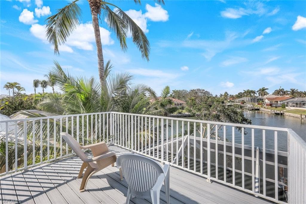 541 Hernando Dr, Marco Island, FL 34145-22