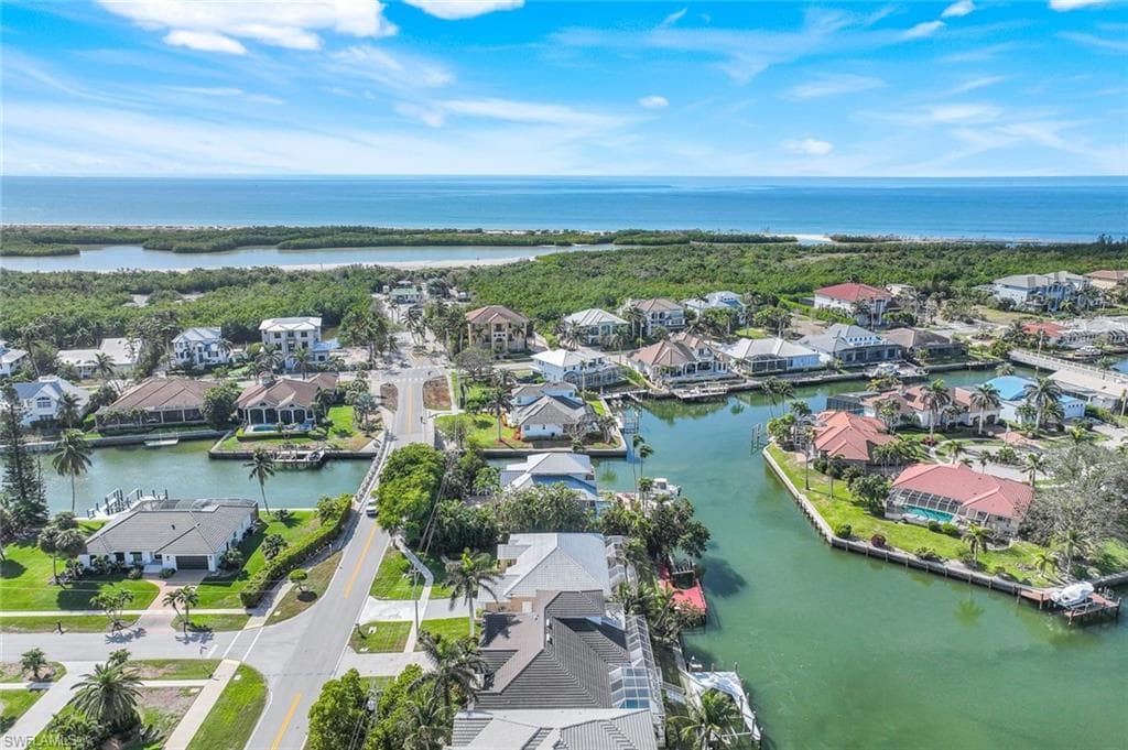 541 Hernando Dr, Marco Island, FL 34145-40
