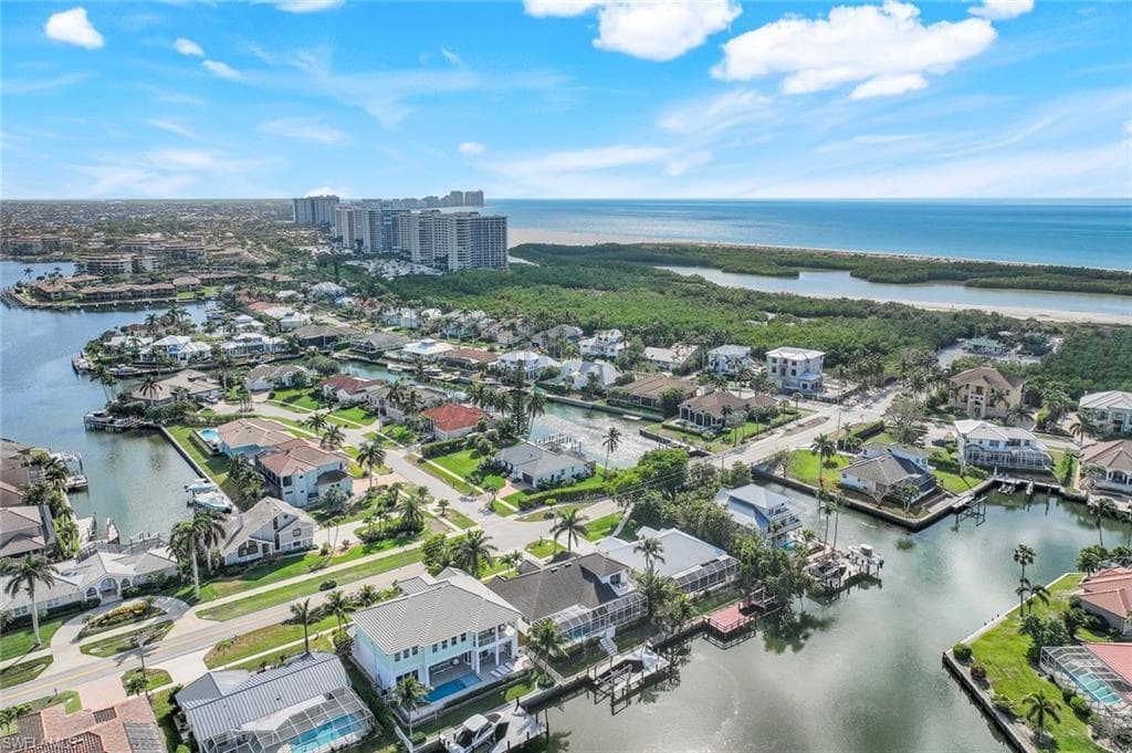 541 Hernando Dr, Marco Island, FL 34145-42