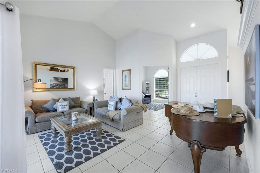 541 Hernando Dr, Marco Island, FL 34145-4