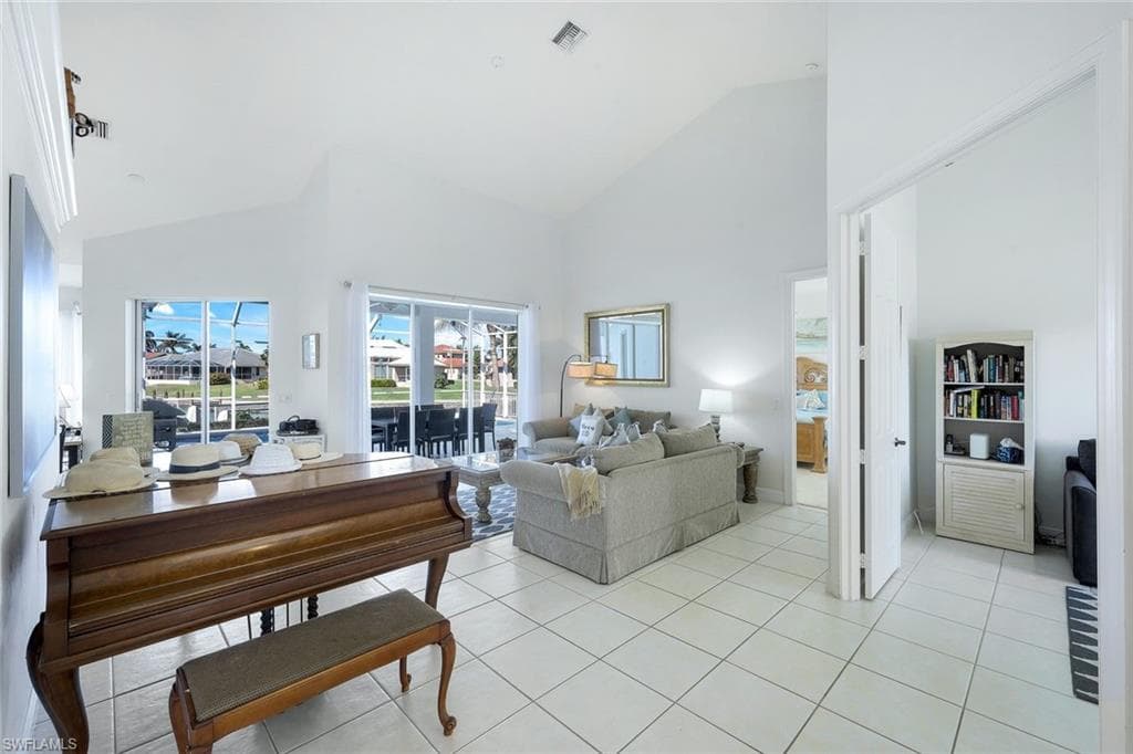 541 Hernando Dr, Marco Island, FL 34145-6