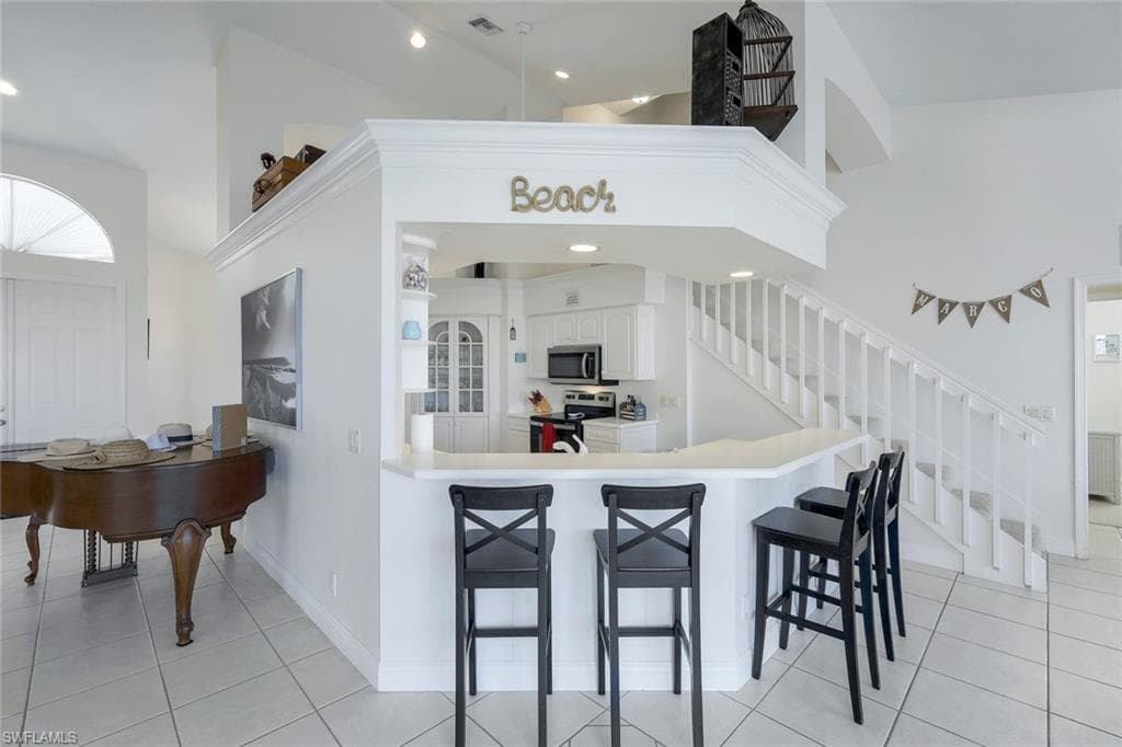 541 Hernando Dr, Marco Island, FL 34145-7
