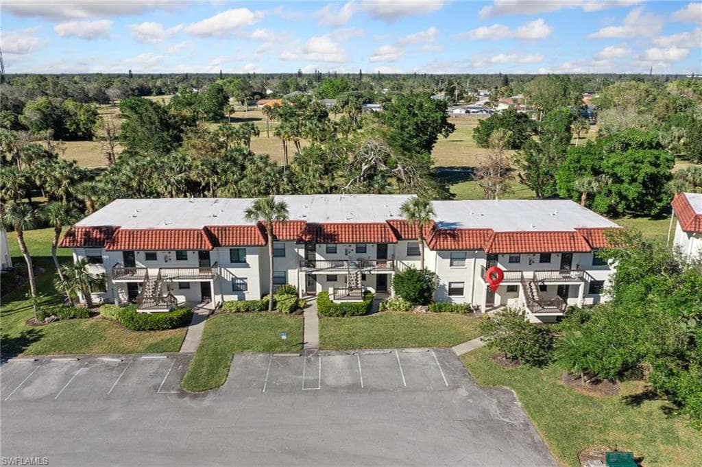 4198 27th Ct SW 105, Naples, FL 34116-4