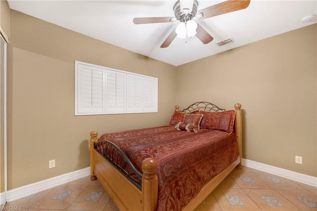 4160 29th Ave NE, Naples, FL 34120-26