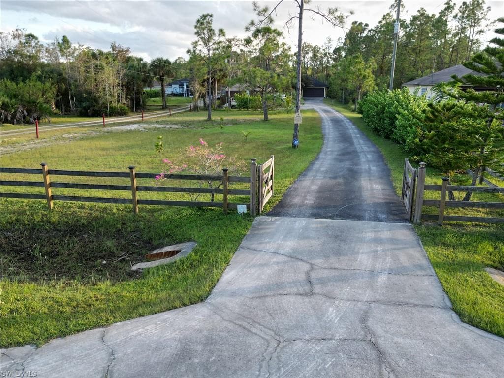 4160 29th Ave NE, Naples, FL 34120-37