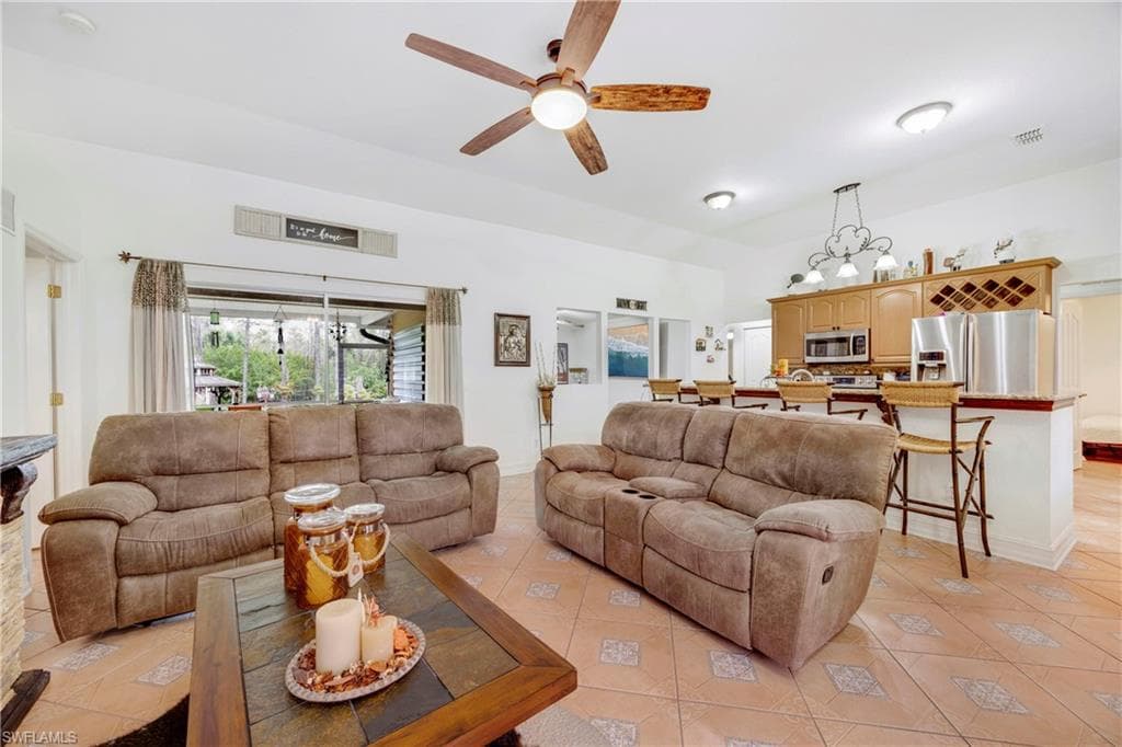 4160 29th Ave NE, Naples, FL 34120-5