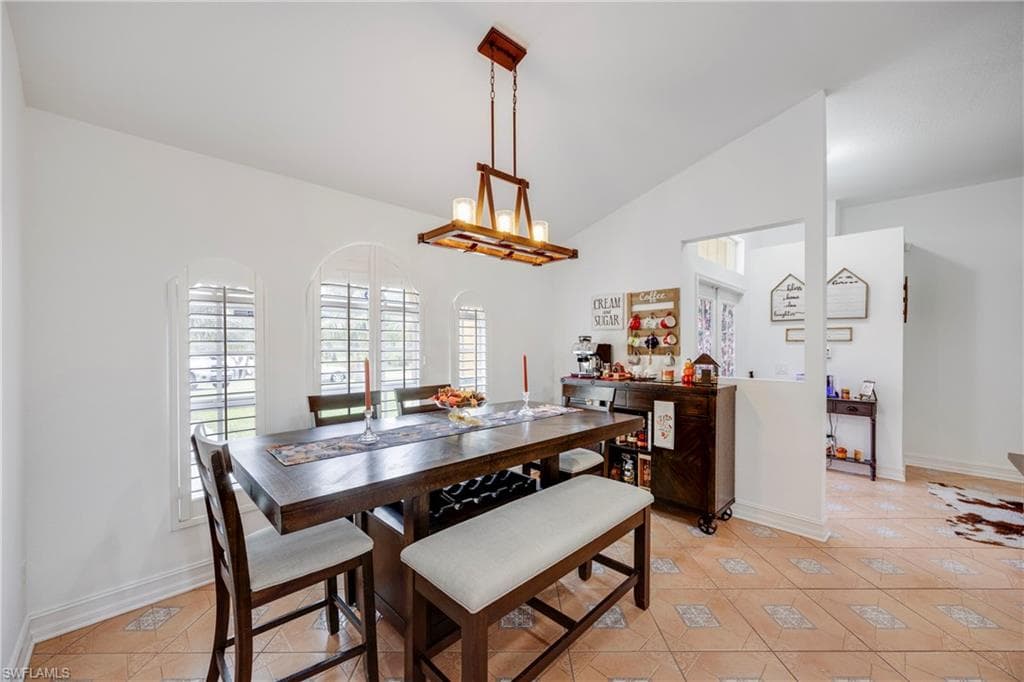 4160 29th Ave NE, Naples, FL 34120-8
