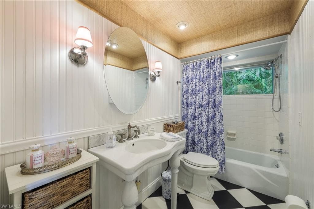 4460 Lakewood Blvd, Naples, FL 34112-20