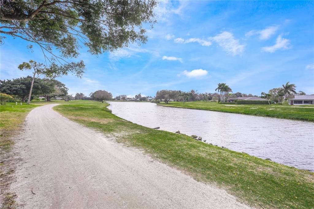 4460 Lakewood Blvd, Naples, FL 34112-27