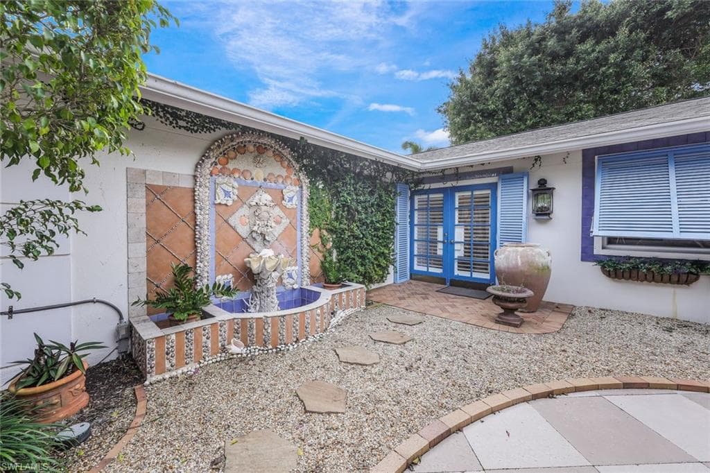 4460 Lakewood Blvd, Naples, FL 34112-3