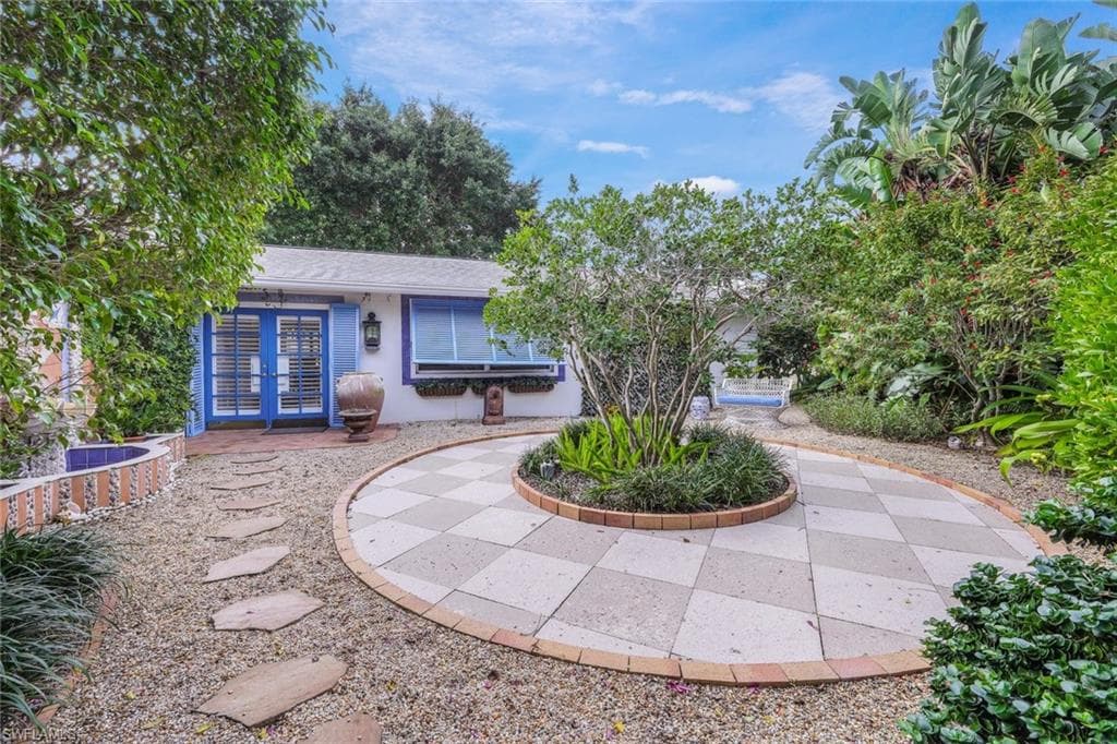 4460 Lakewood Blvd, Naples, FL 34112-5