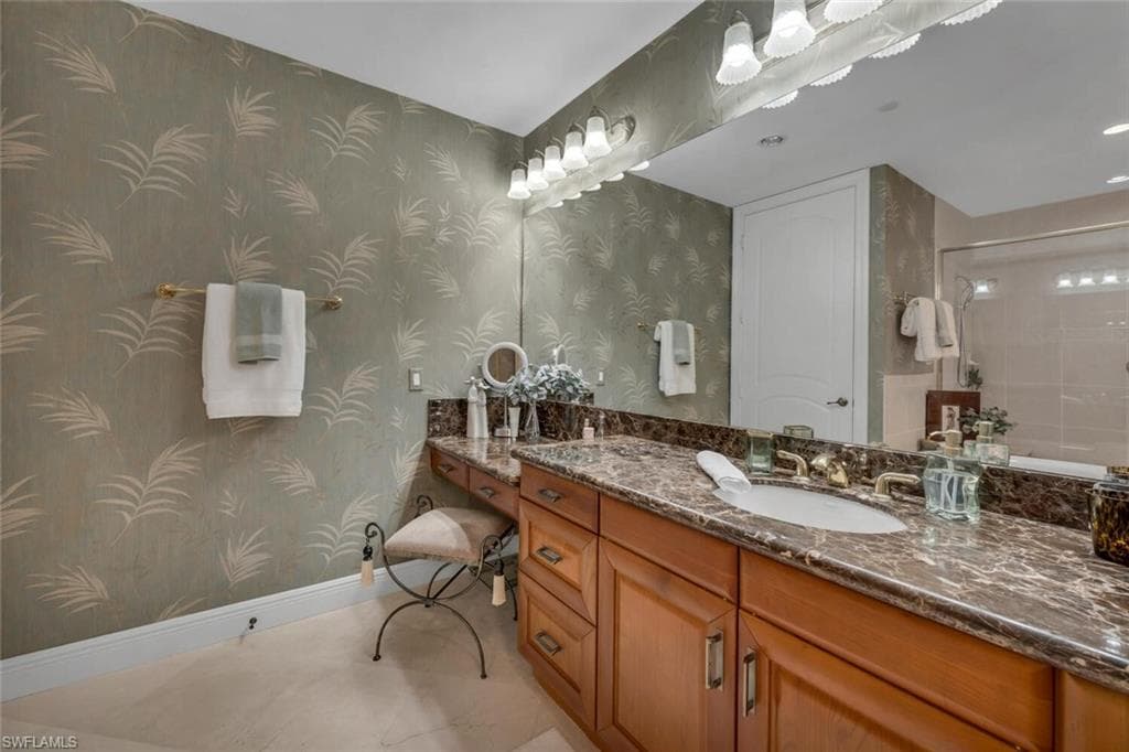 570 El Camino Real 2104, Naples, FL 34119-16