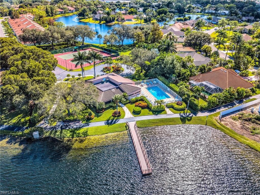 935 New Waterford Dr F-202, Naples, FL 34104-37