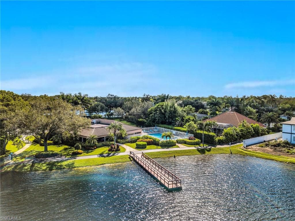 935 New Waterford Dr F-202, Naples, FL 34104-44