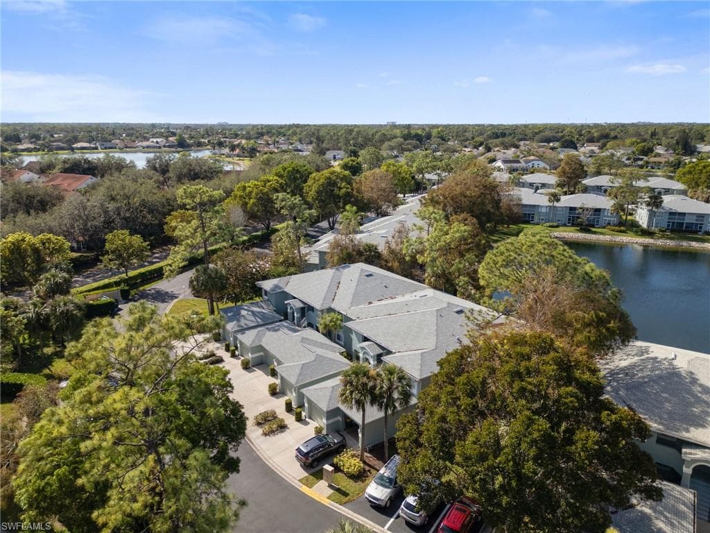 935 New Waterford Dr F-202, Naples, FL 34104-46