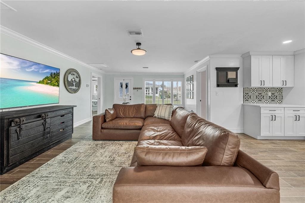 461 Quail Dr, Marco Island, FL 34145-11