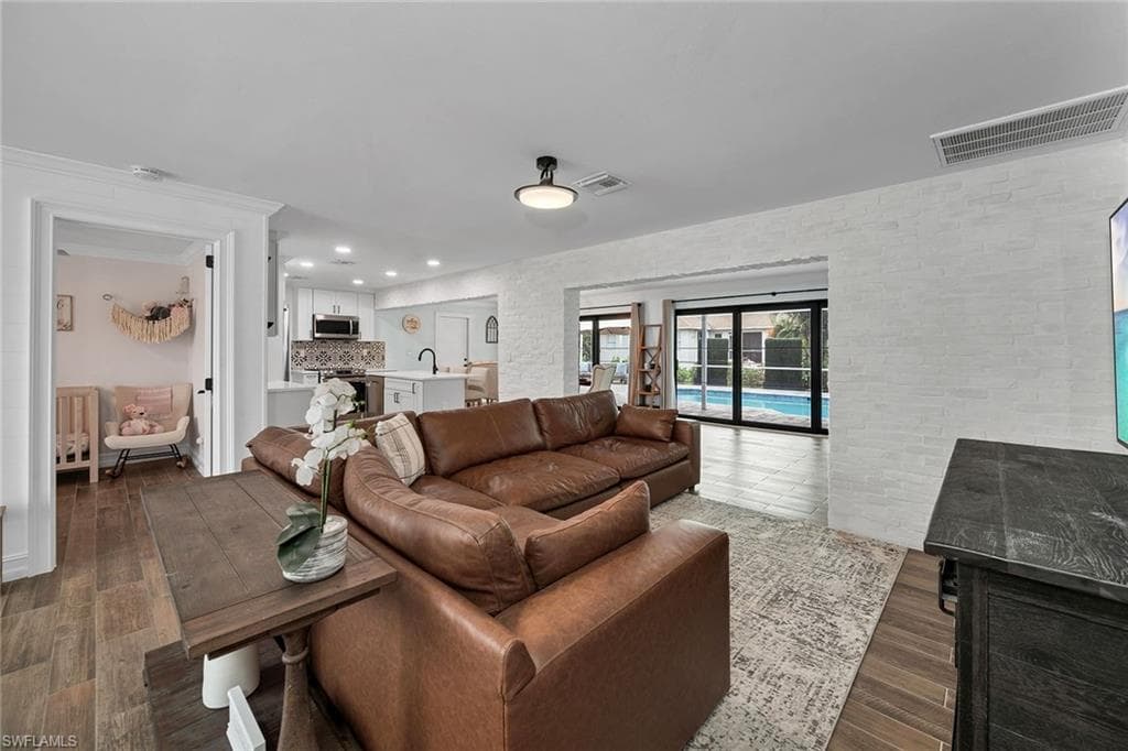 461 Quail Dr, Marco Island, FL 34145-12