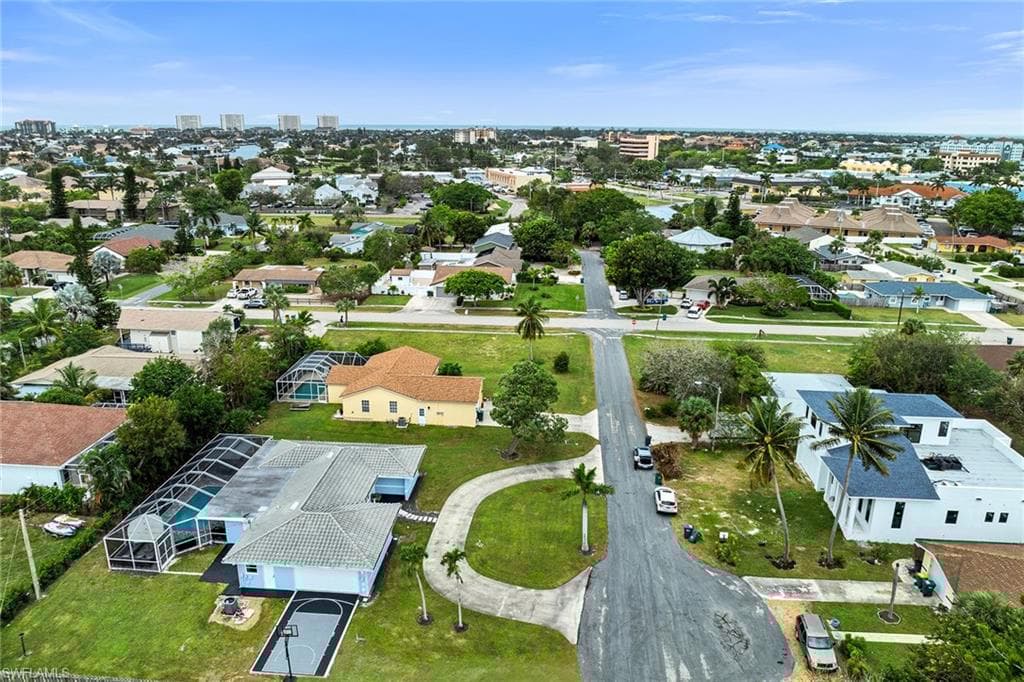 461 Quail Dr, Marco Island, FL 34145-38