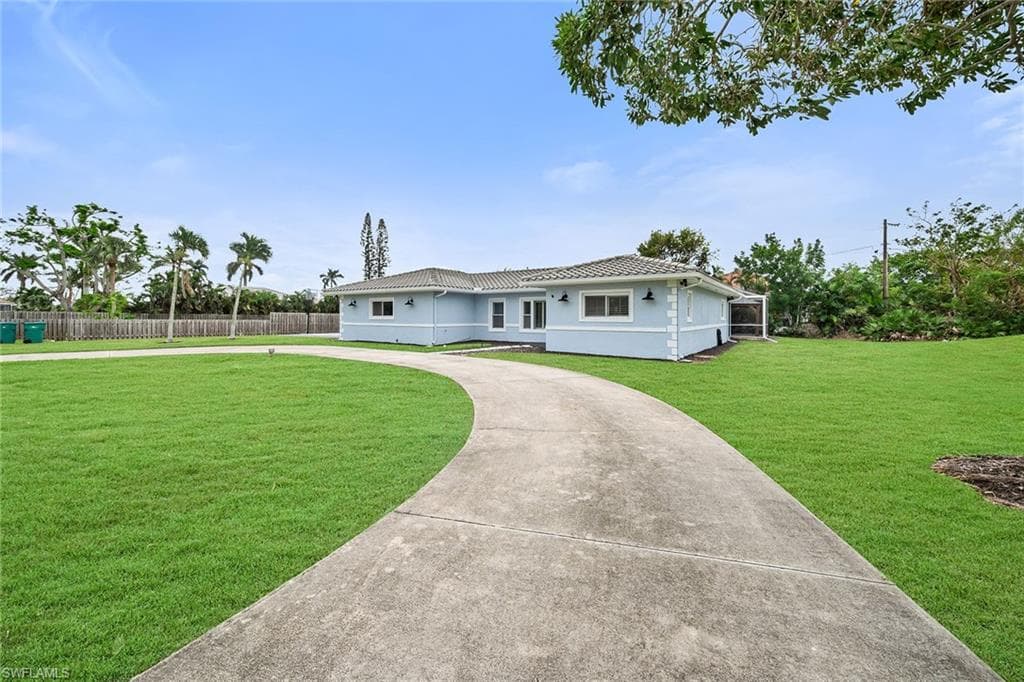 461 Quail Dr, Marco Island, FL 34145-43
