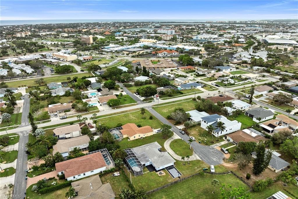461 Quail Dr, Marco Island, FL 34145-48
