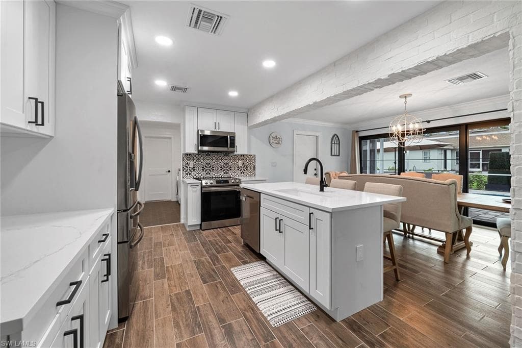 461 Quail Dr, Marco Island, FL 34145-4