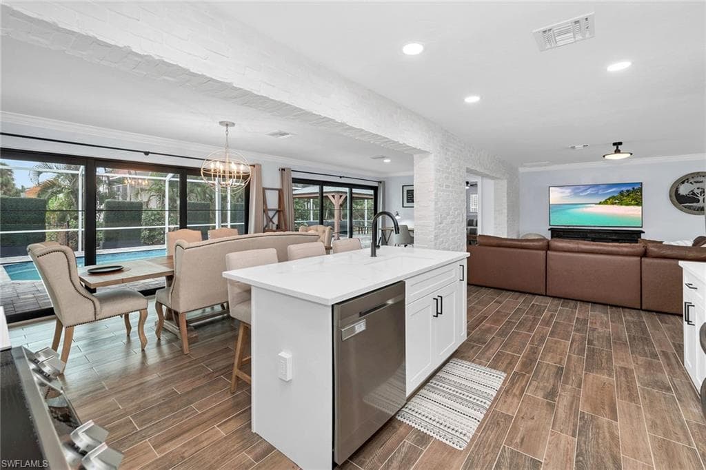 461 Quail Dr, Marco Island, FL 34145-5