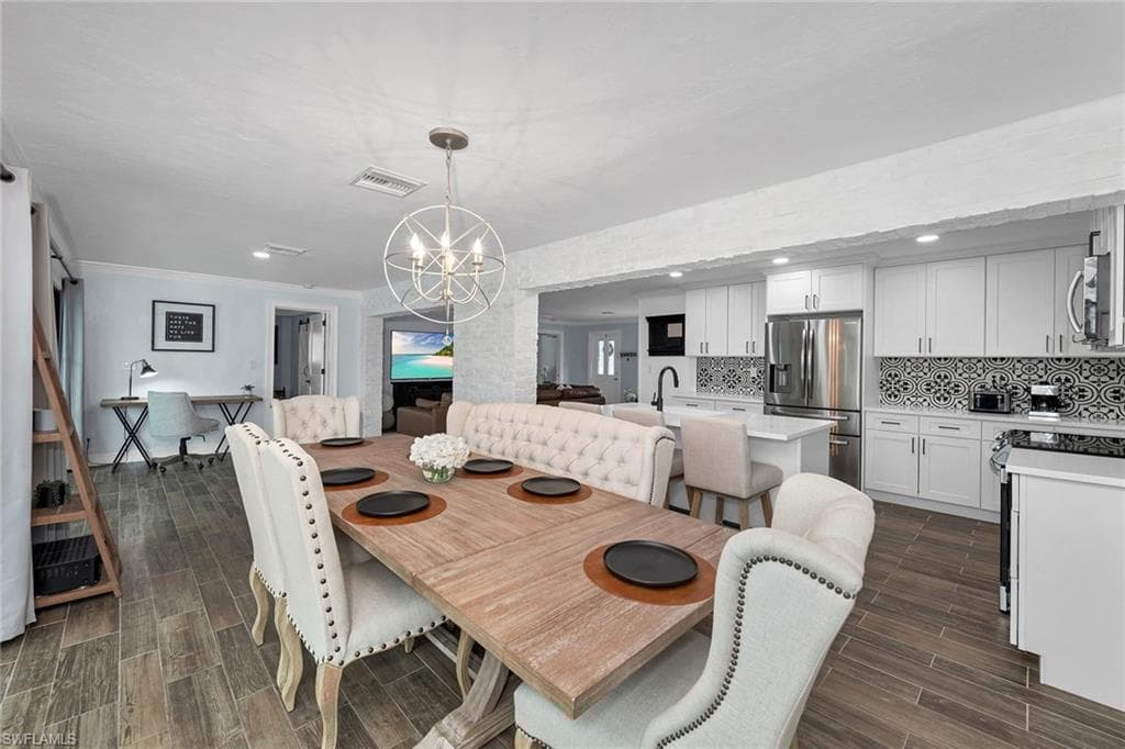 461 Quail Dr, Marco Island, FL 34145-8