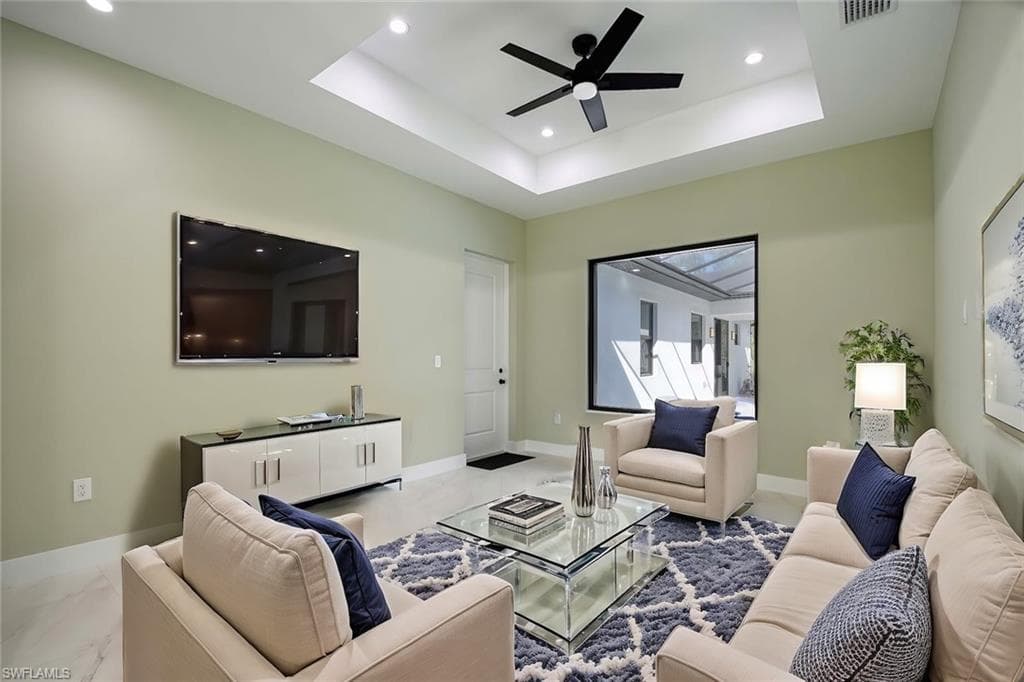 219 33rd Ave NW, Naples, FL 34120-16